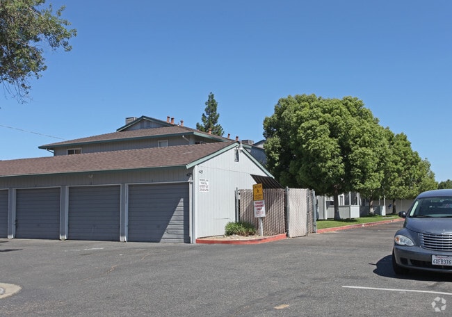 Building Photo - 425 E Alameda St