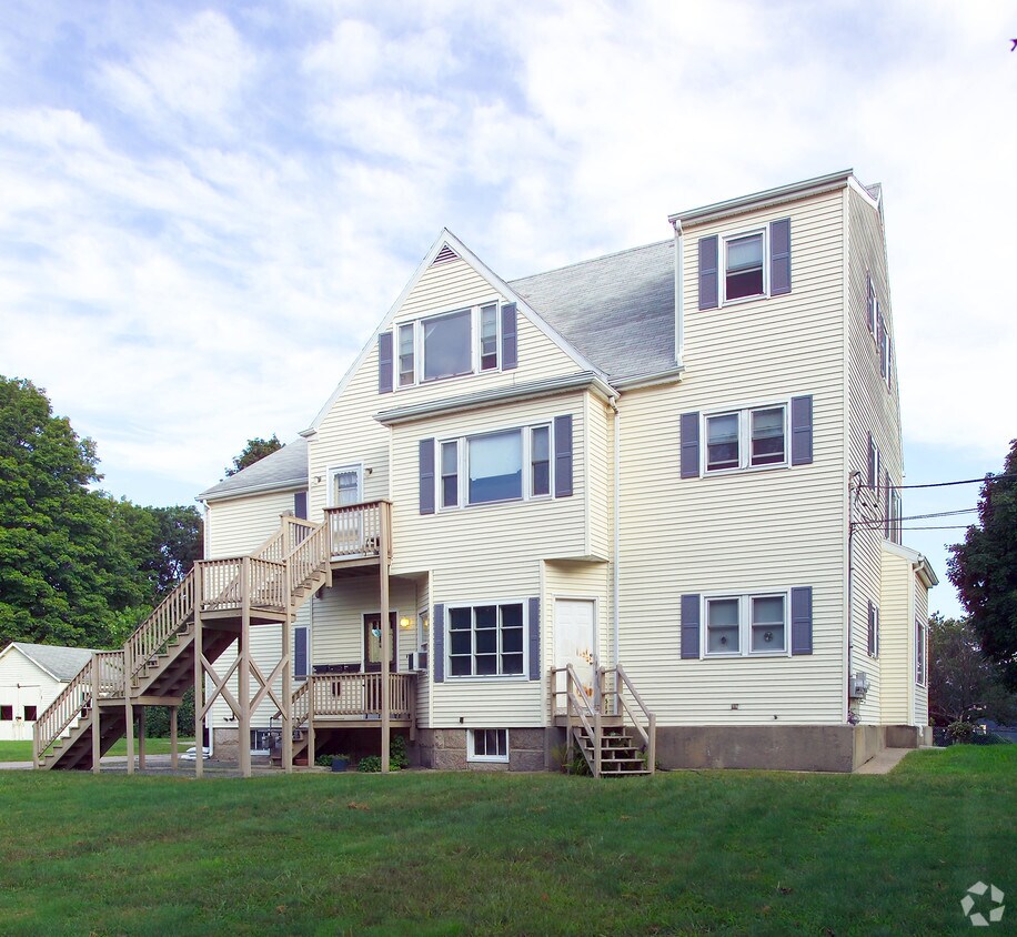 28 Baker St, Foxboro, MA 02035 Apartments in Foxboro, MA