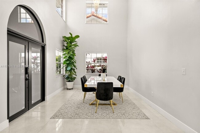 Building Photo - 911 SW 57th Ave