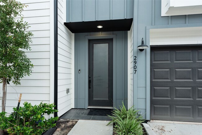 Foto del edificio - 2907 Sherwood Grn Ln