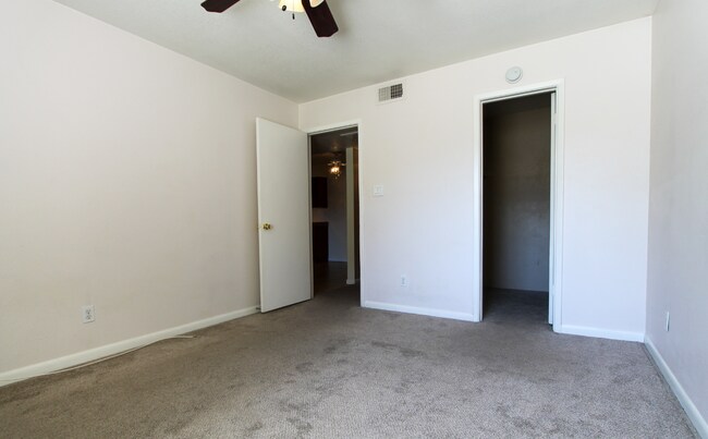 Foto del edificio - 5995 N 78th St