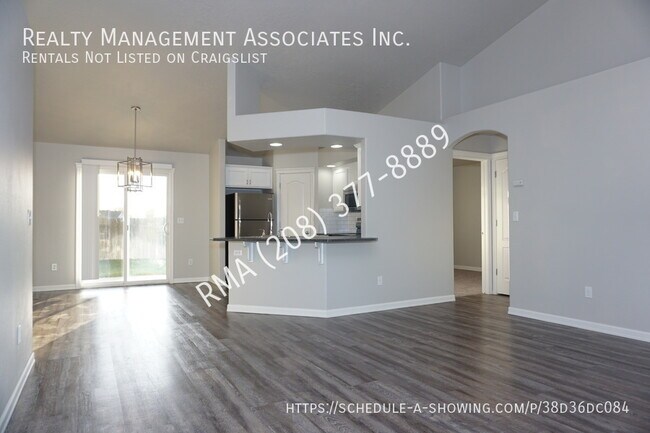 Foto del edificio - Amazing 3 Bedroom Home in East Nampa