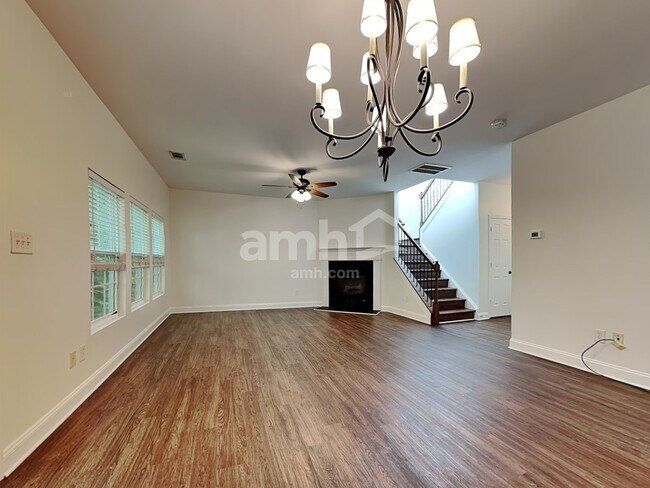 Building Photo - 14820 Havasu St