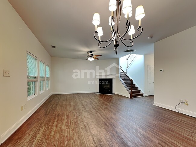 Foto del edificio - 14820 Havasu St