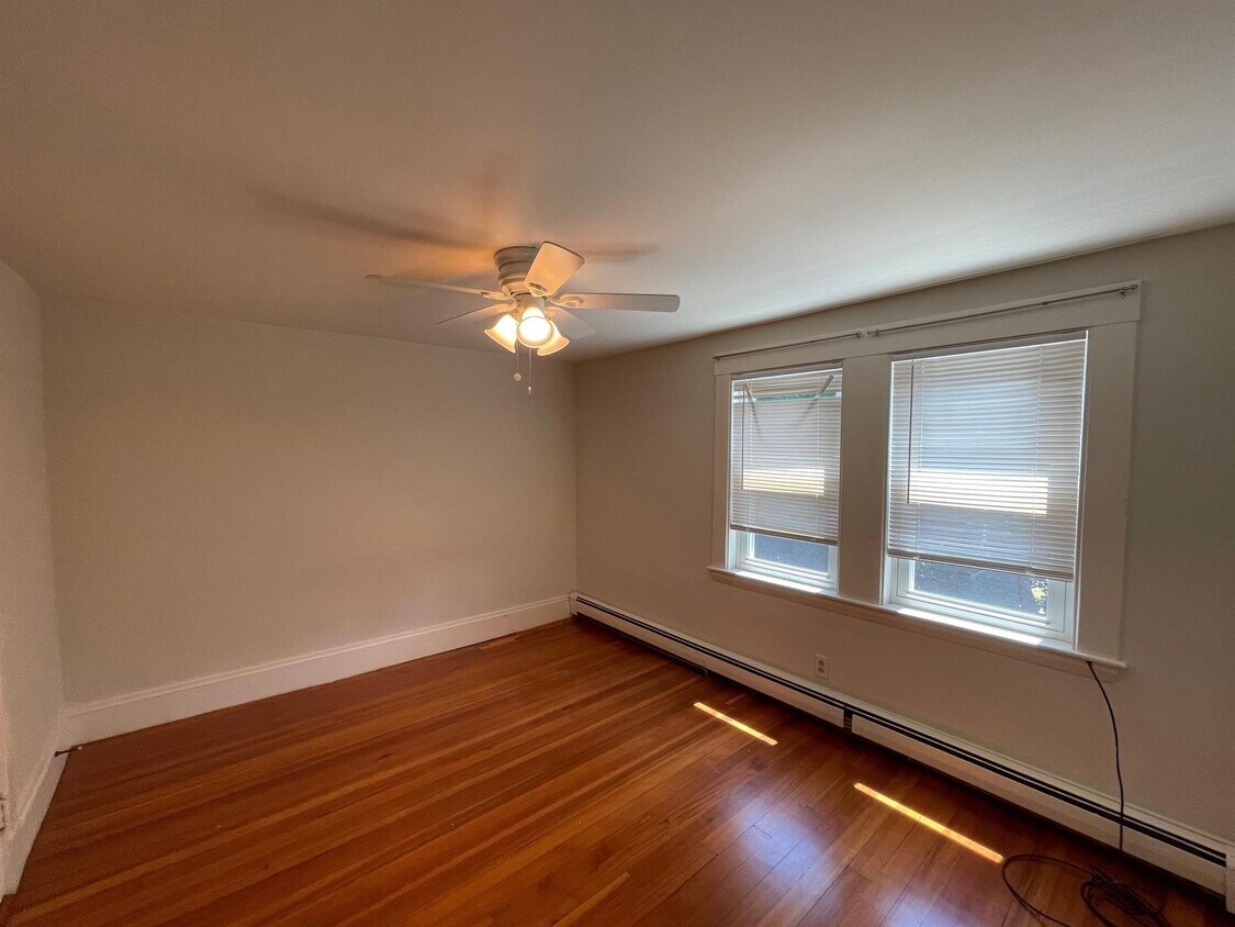 Foto principal - 206 W Emerson St