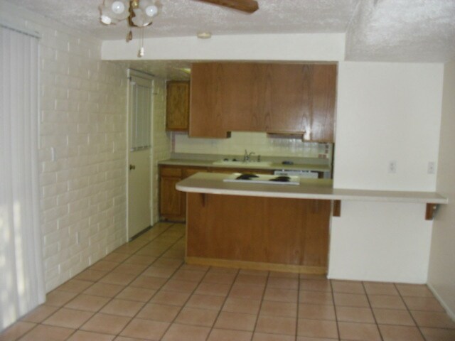 Building Photo - Cozy home near Davis Monthan!
