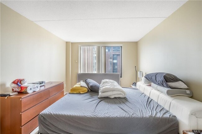 Building Photo - 4 Martine Ave