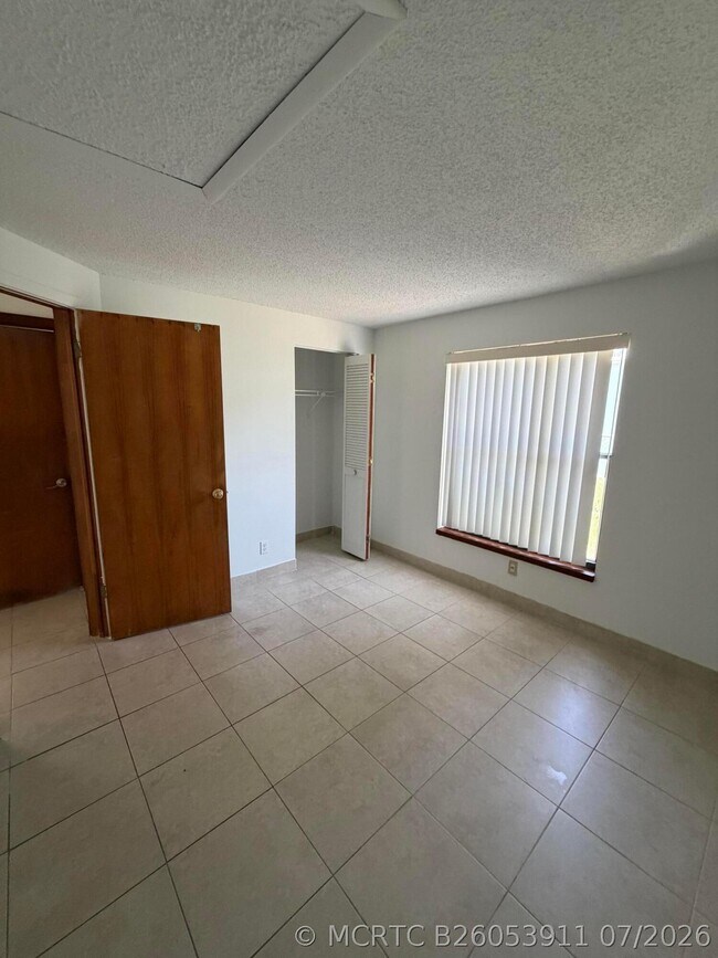 Building Photo - 9184 Sunrise Dr