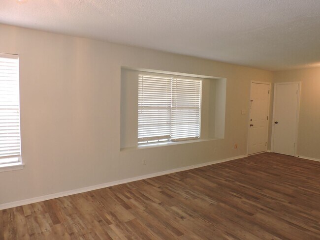 Foto del edificio - Great location in northeast Pensacola!