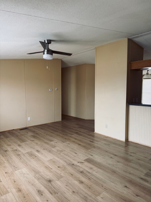 Foto del edificio - 6000 Clear Creek Rd