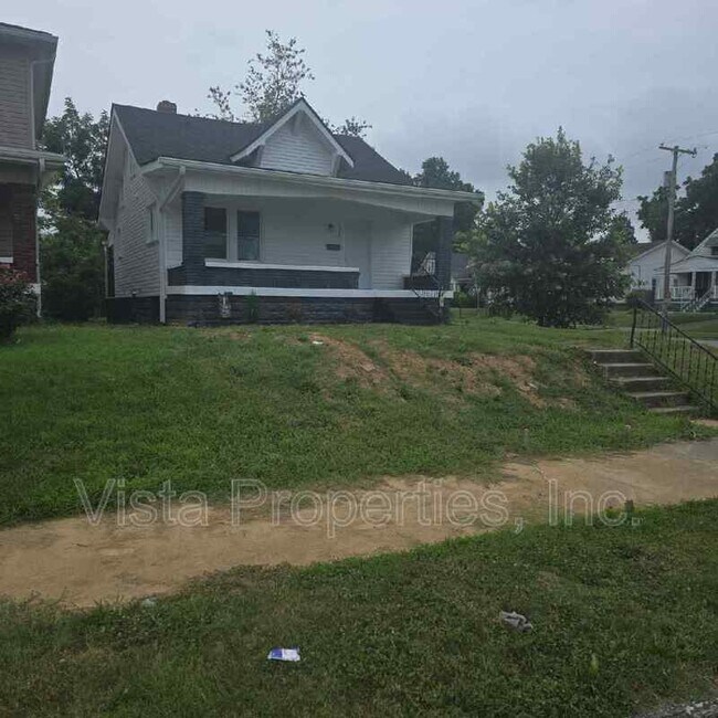 Building Photo - 835 S 38th St