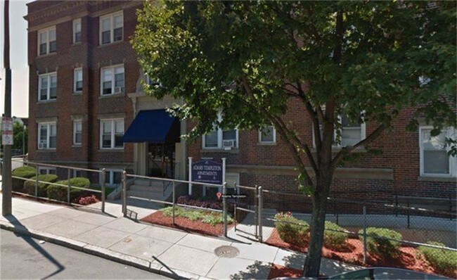Building Photo - 445 Adams St