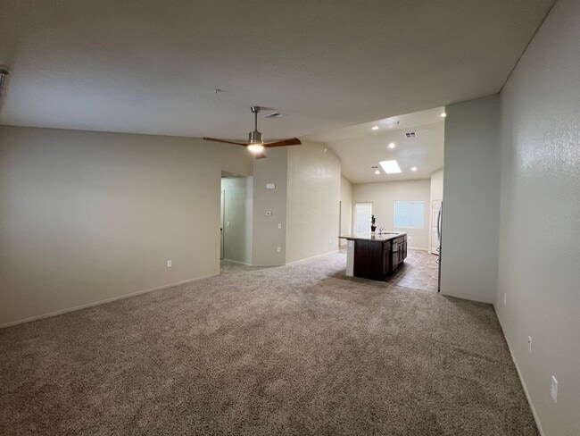 Foto del edificio - 3063 S Todd Ave