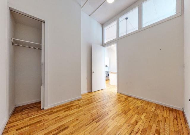 Building Photo - 3 bedroom in Brooklyn NY 11206
