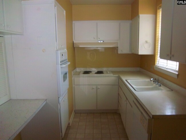 Building Photo - 5225 Clemson Ave