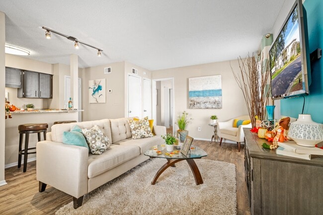 Building Photo - 701 South