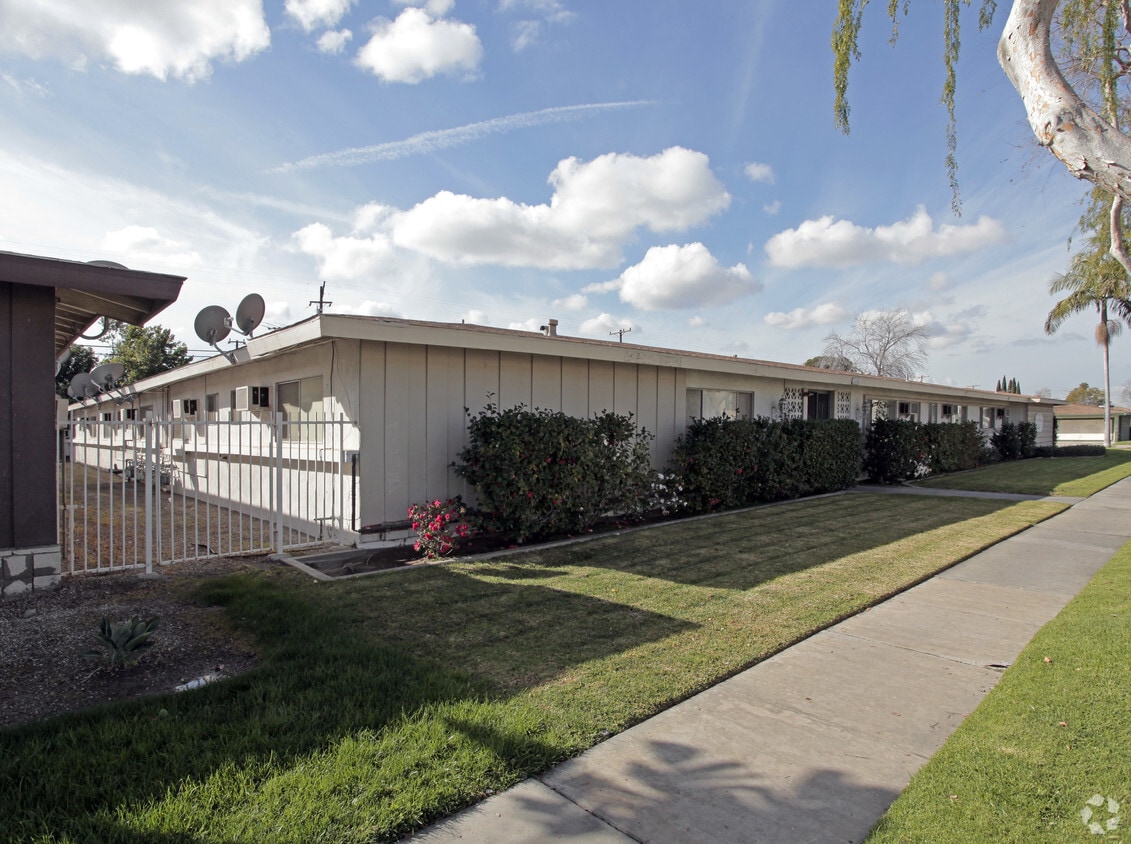 2218 E Westport Dr, Anaheim, CA 92806 Apartments in Anaheim, CA