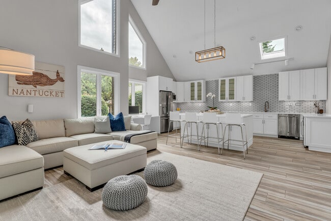 Building Photo - 11 Copper Hill Dr