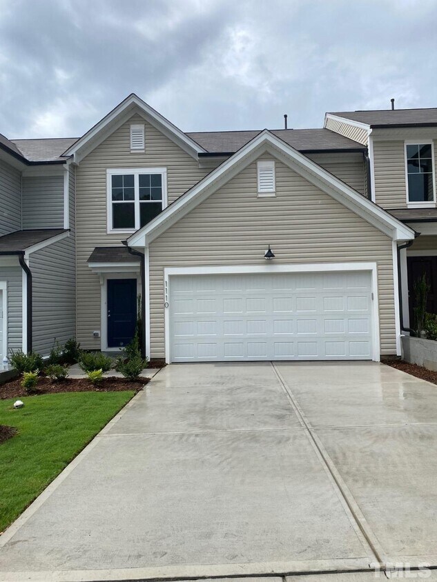 Primary Photo - 1110 Tigerlily Way