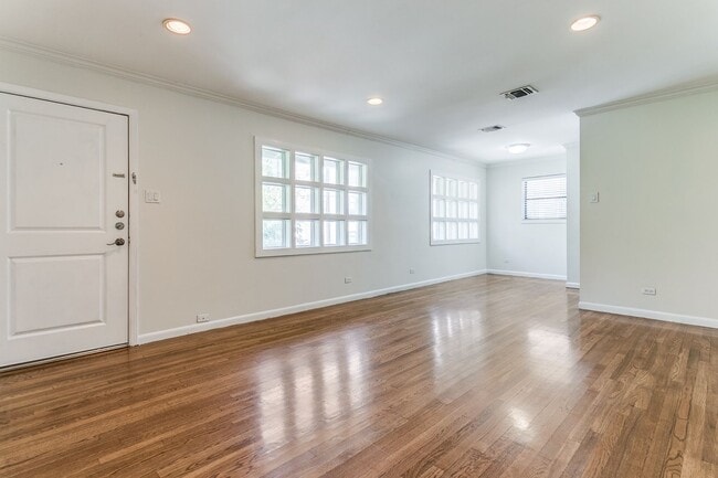 Foto del edificio - BOUTIQUE ALAMO HEIGHTS 1-BEDROOM APARTMENT