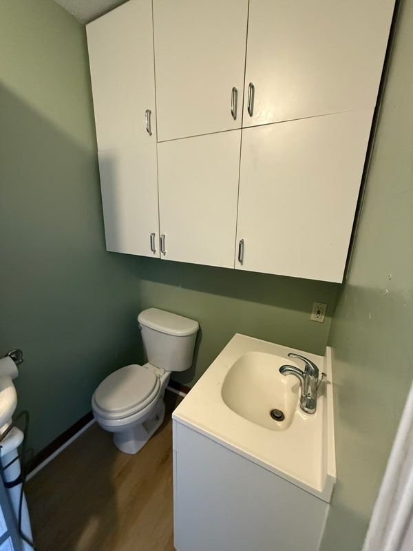 Building Photo - 35 Broadway Gardens