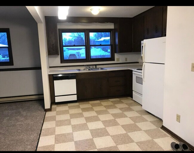 Building Photo - 4798 Tacoma Cir SE