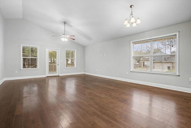 Foto del edificio - HEART OF DAPHNE!