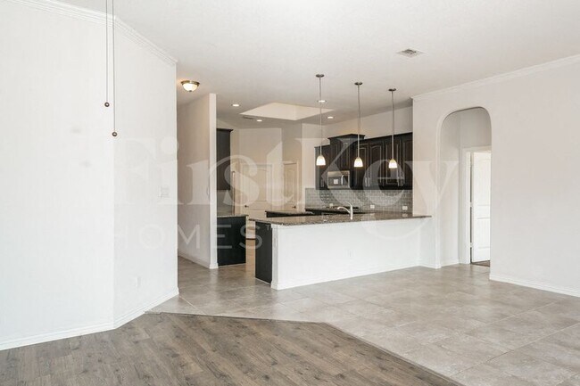 Foto del edificio - 213 Mineral Point Dr