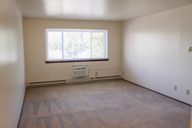 909 N. Main Living Room - 909 N Main St