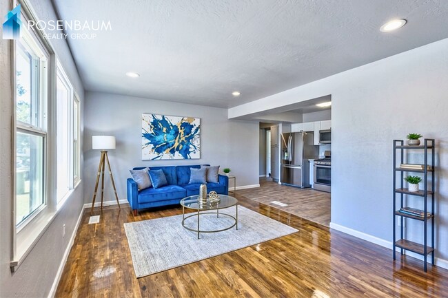 Foto del edificio - Charming 3-beds, 2-baths single-level home nestled in the desirable Prescott Heights community!