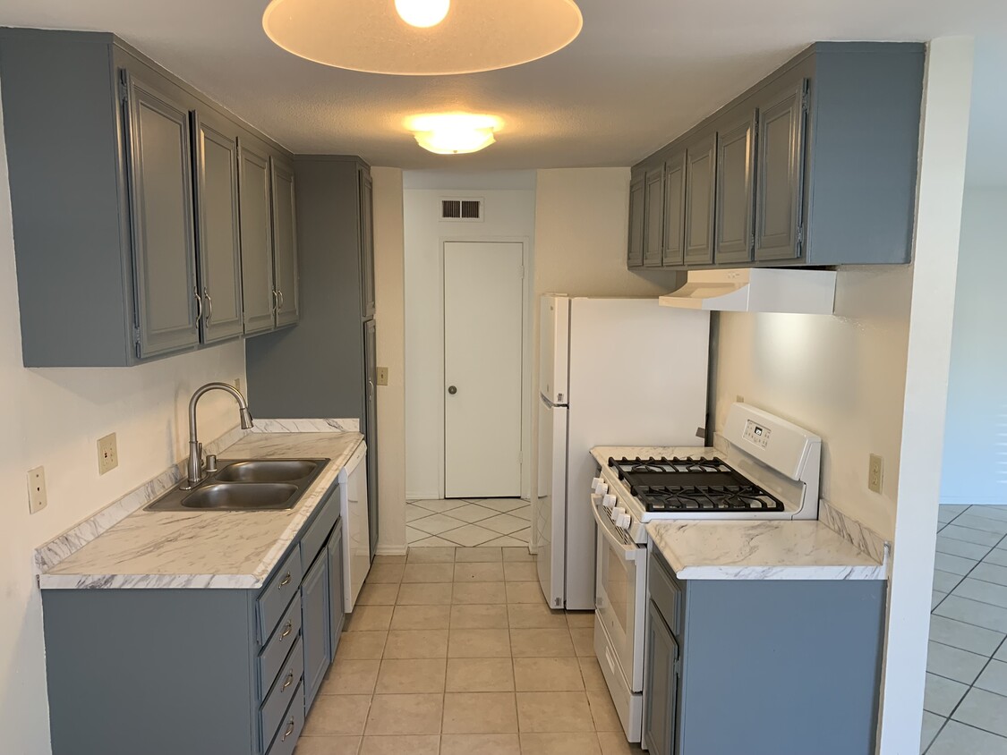 Foto principal - 700 W La Veta Ave