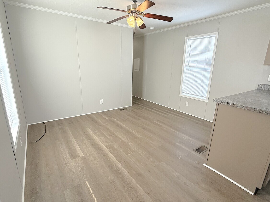 Foto del edificio - 82 East Dr