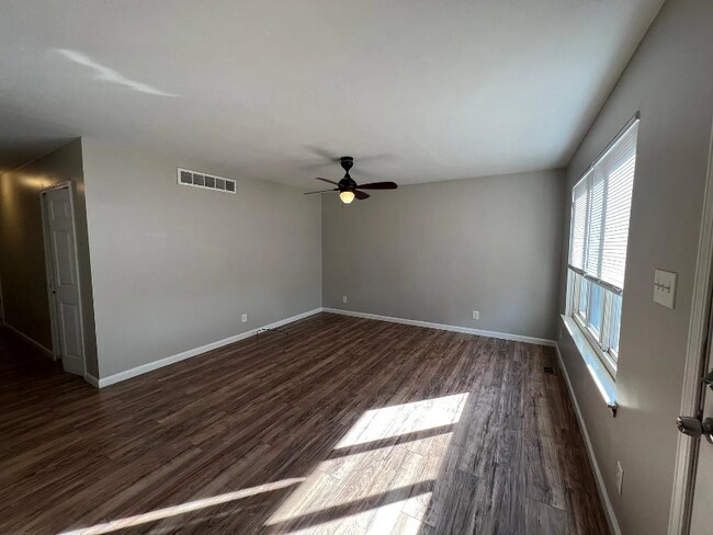 Foto del edificio - 26066 Townley St
