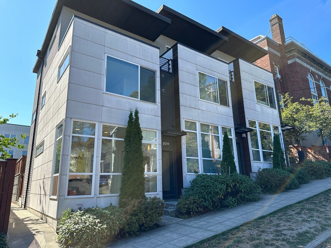 Primary Photo - Stunning Central District Townhome