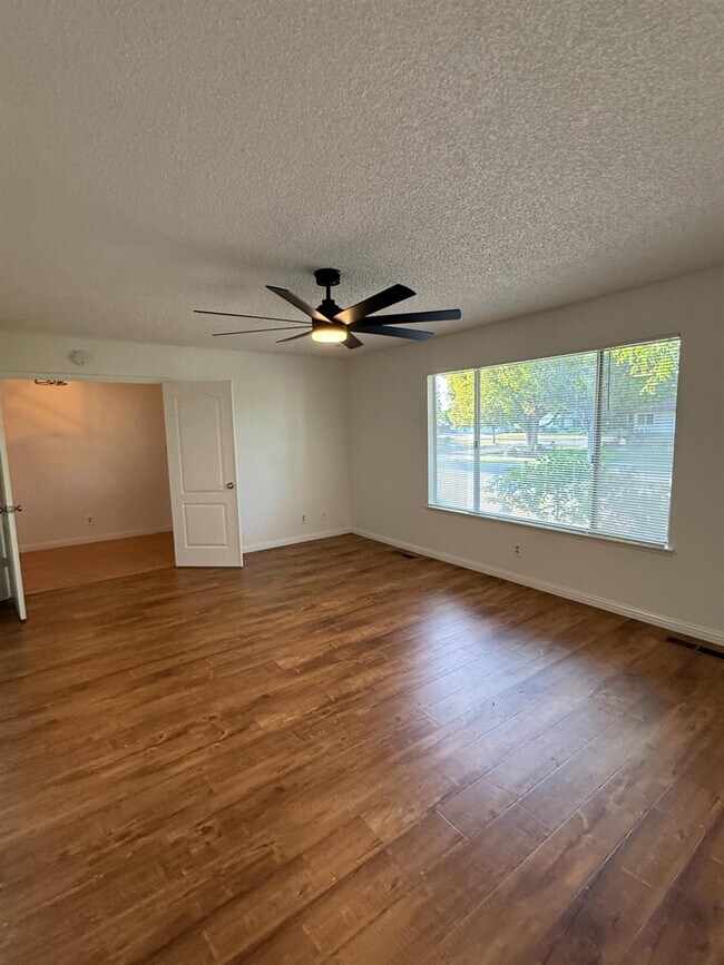Foto del edificio - 1739 W Fremont Ave