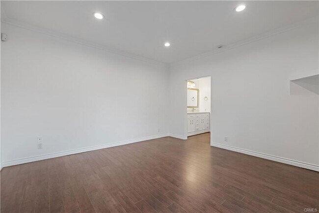 Building Photo - 17061 Germain St