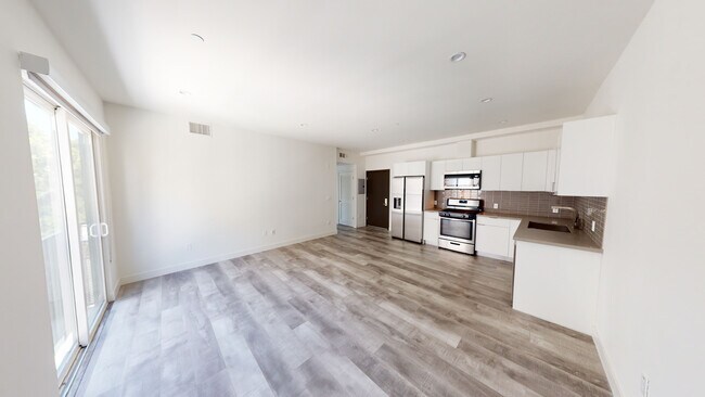Building Photo - 12905 Landale St