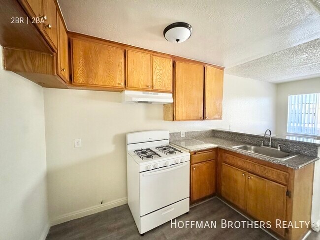 Building Photo - 15552 Nordhoff St