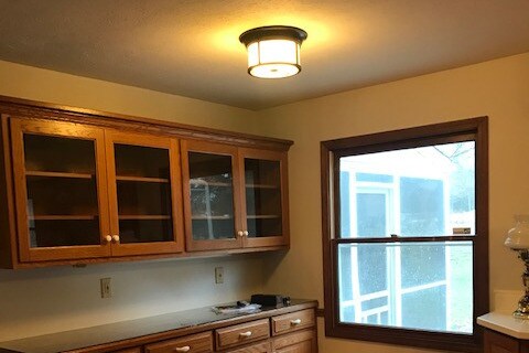 Foto del edificio - 1587 Saunders Dr