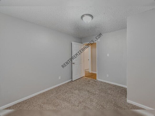 Foto del edificio - 200 Timberline Dr