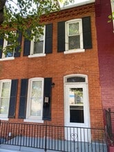 Building Photo - 604 S Duke St