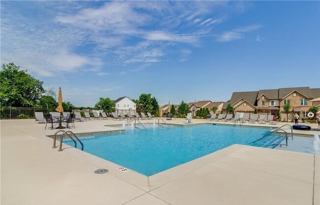 Building Photo - Ready to move in! 4 Beds 2.5 Baths!