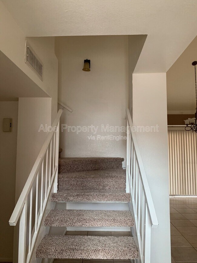 Building Photo - 1774 E Tara Dr