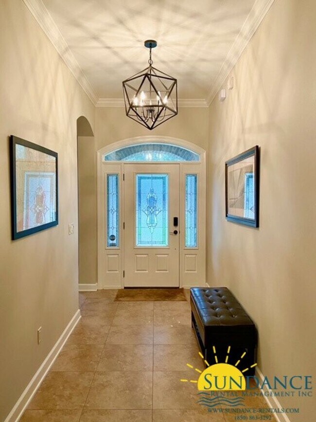 Foto del edificio - Breathtaking 4 Bedroom Home in Bayview