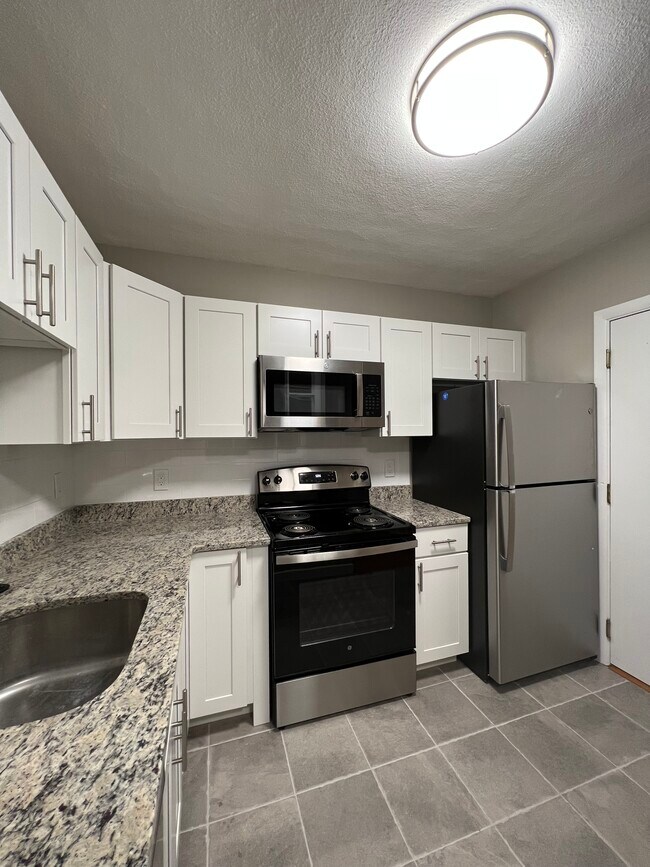 282 Grove St, Auburndale, MA 02466 Apartments in Auburndale, MA