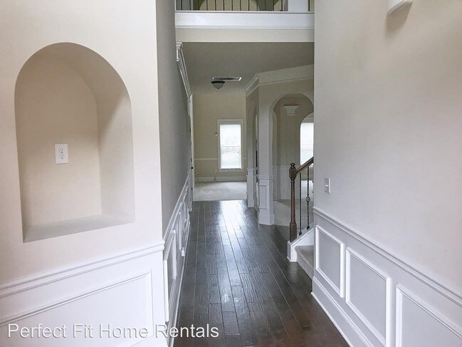 Building Photo - 5 br, 4.5 bath House - 5175 Halcyon Dr