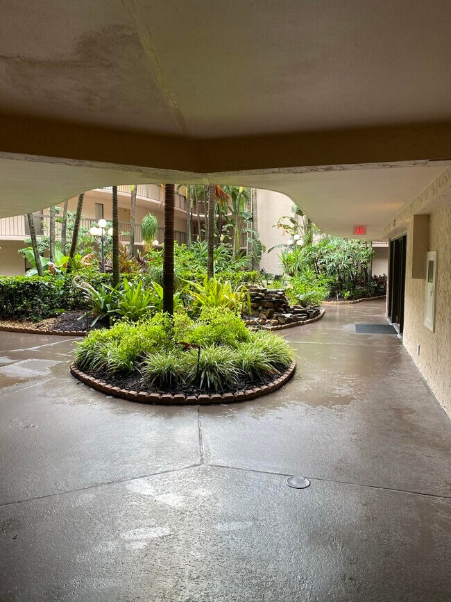 Foto del edificio - 1357 NE Ocean Blvd