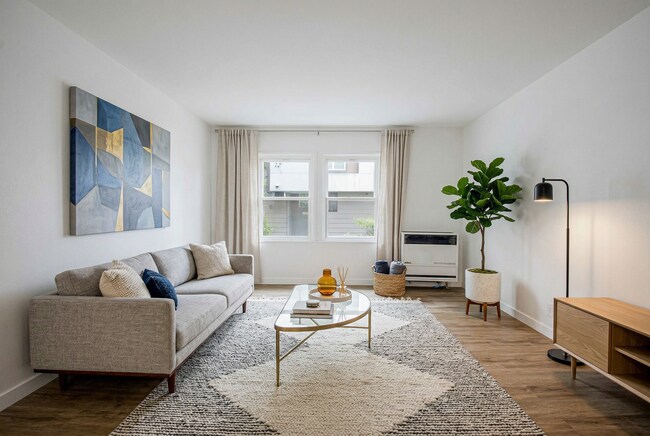 Foto del edificio - 8748.5 Belford Ave