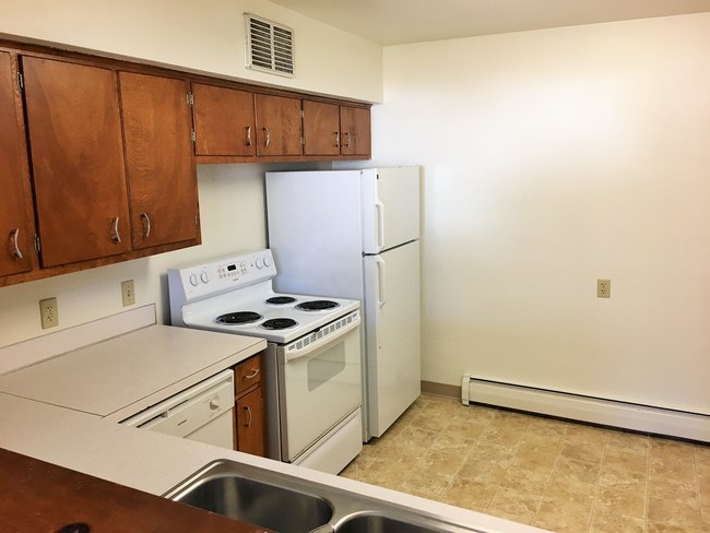 Colonial Village Apartments Rentals - Fergus Falls, MN | Apartments.com