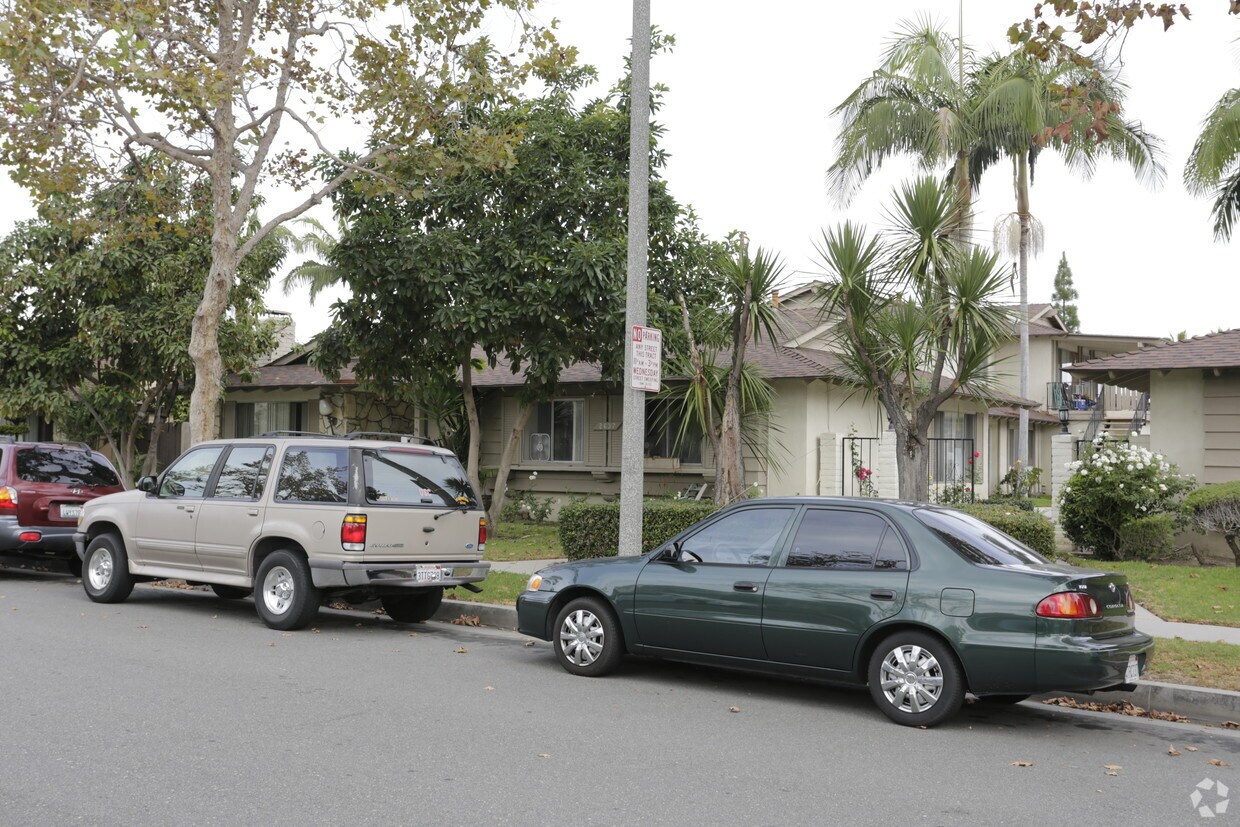 Primary Photo - 2637 W Juniper St